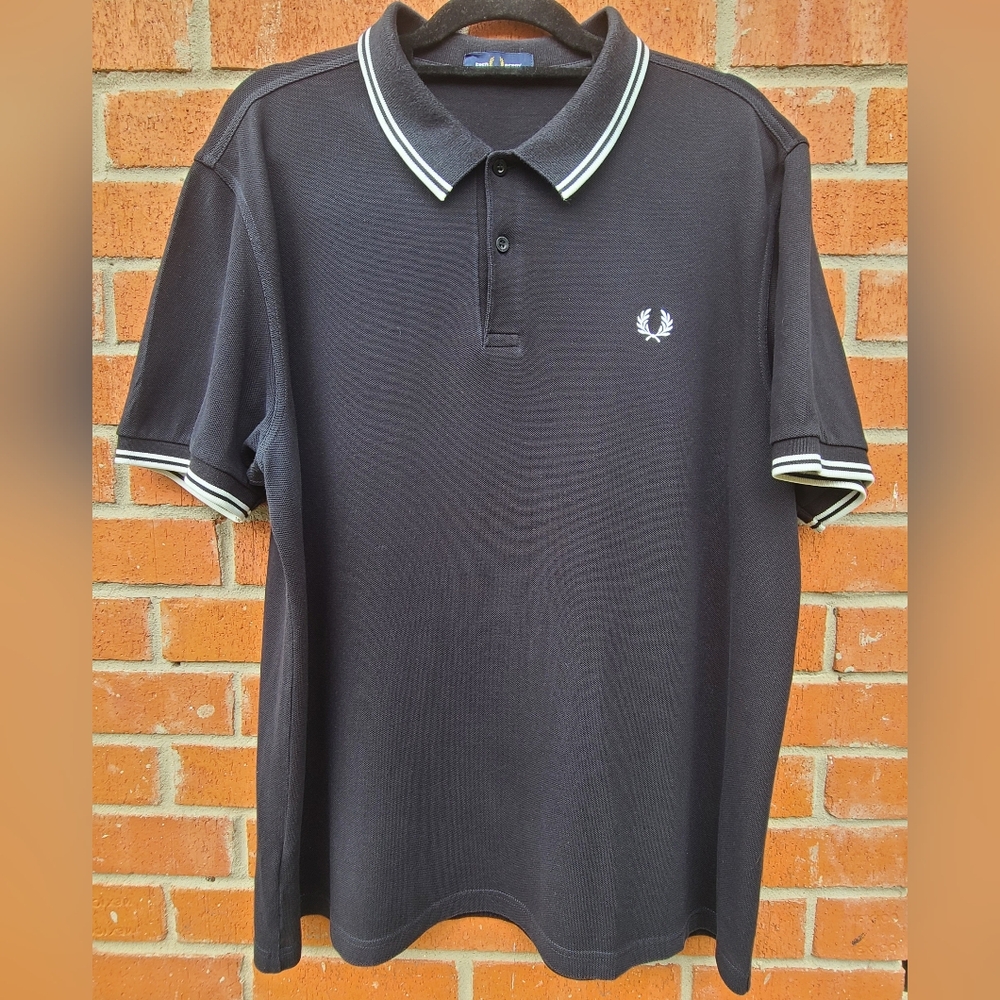 Well Worn Fred Perry M3600 Black Shirt With White Piping Mens XL
